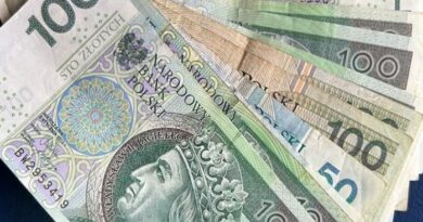 ZUS wypłaci emerytury wcześniej. Seniorzy dostaną pieniądze jeszcze przed terminem
