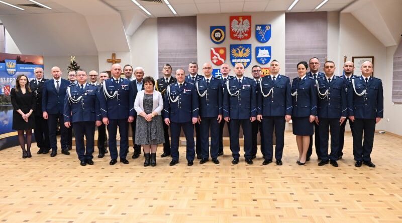 Insp. Mirosław Wośko pożegnał się z Komedną Powiatową Policji w Brzozowie. Jego obowiązki przejął nadkom. Tomasz Balawajder