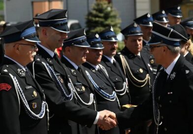 Policjant uhonorowany prestiżowym wyróżnieniem strażackim