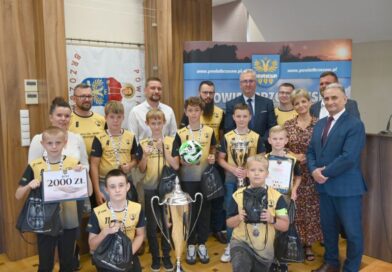 Mistrzowie Polski z Przysietnicy uhonorowani przez władze powiatu