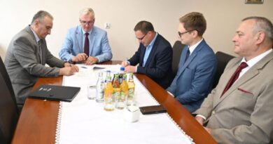 Przebudowa drogi i budowa chodnika w Domaradzu