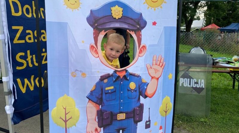 Edukacja i profilaktyka w plenerze. Brzozowscy policjanci na pikniku