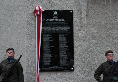 Tablica upamiętniająca żołnierzy z Haczowa