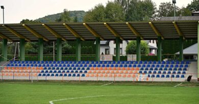 Nowe oblicze stadionu w Niebocku. Zakończono modernizację trybun i montaż 304 siedzisk