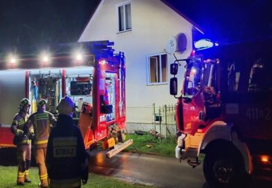 Pożar w budynku mieszkalnym. Nocna akcja ratownicza w Starej Wsi