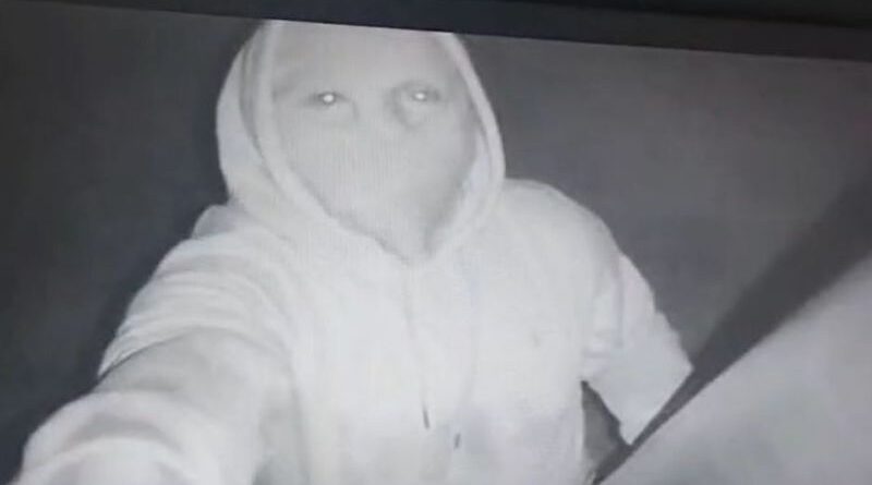 Jasielska policja apeluje: jeśli rozpoznajesz tego mężczyznę, skontaktuj się z nami