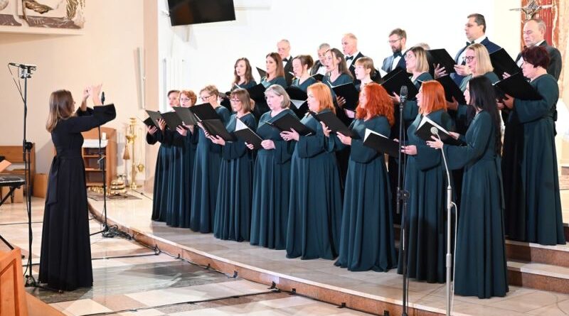 „Królowej Anielskiej Śpiewajmy” – Powiatowy Przegląd Pieśni Maryjnych w Bliznem