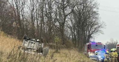 Dachowanie samochodu w Izdebkach. Jedna osoba ranna Dachowanie samochodu w Izdebkach. Jedna osoba ranna
