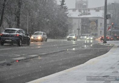 Zimowa aura daje się we znaki kierowcom. Policja apeluje: zwolnij i jedź bezpiecznie
