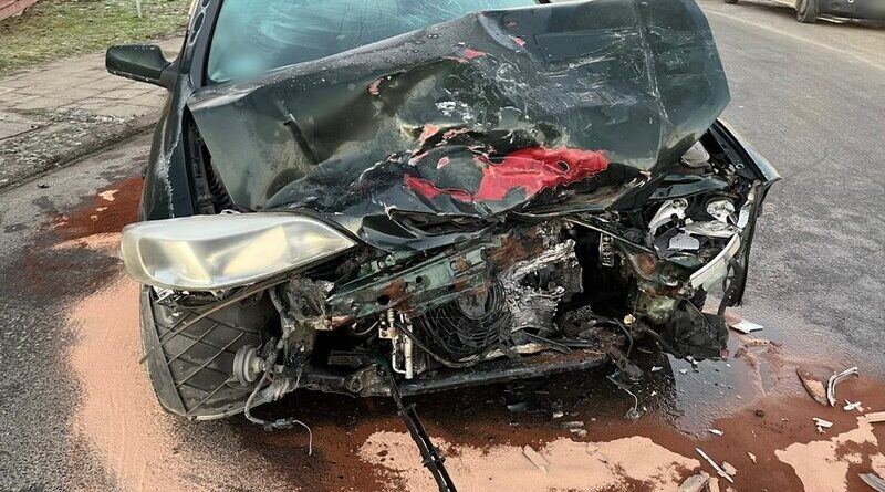 Niebezpieczny poranek w Krośnie. Dwie kolizje i jedna osoba ranna