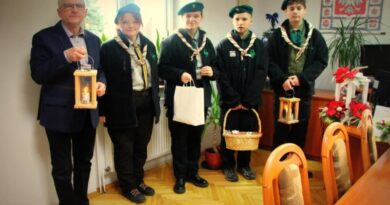 Harcerze przekazali Betlejemskie Światło Pokoju do gminy Haczów