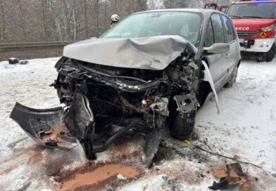 Zderzenie dwóch samochodów osobowych w Lutowiskach. Pięć osób poszkodowanych