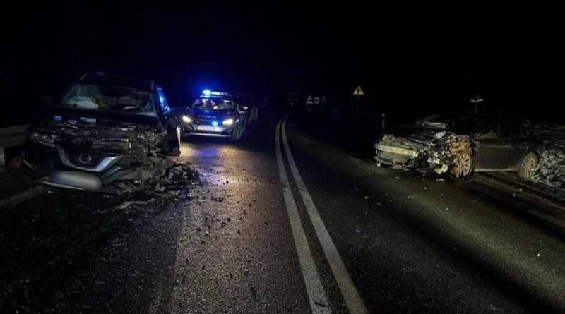 Poważny wypadek na DK19 w Orzechówce. Cztery osoby ranne, droga zablokowana na kilka godzin