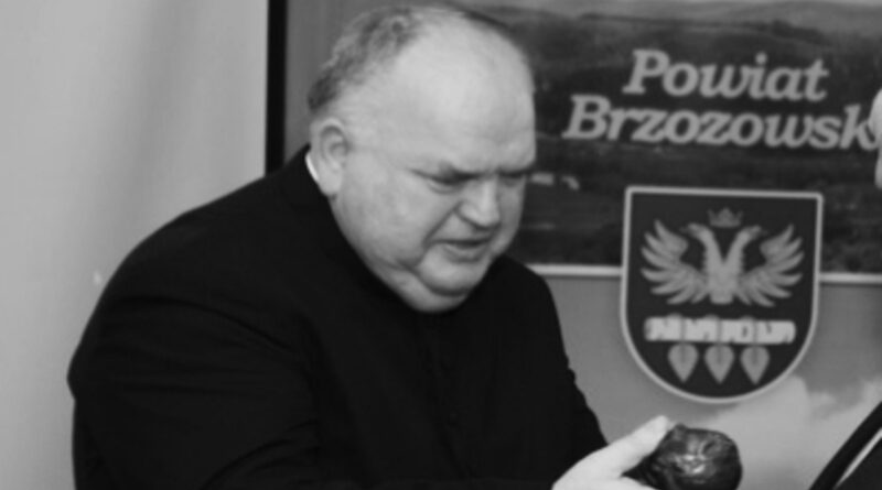 Tragiczny wypadek na DK28. Nie żyje były proboszcz z Izdebek – ks. Józef Kasperkiewicz