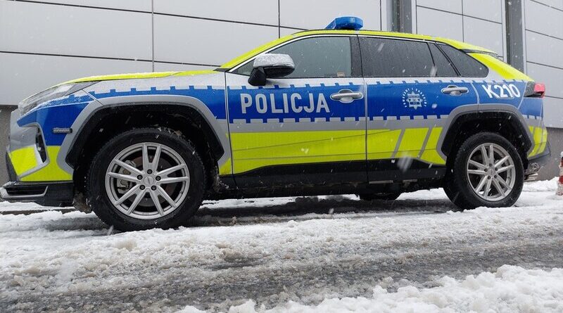 Brawura na śliskiej drodze. 32-latek stracił prawo jazdy za nadmierną prędkość