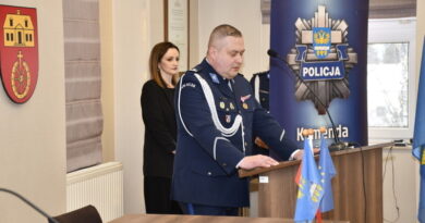 Uroczysta zbiórka w Brzozowie. Podinsp. Robert Gęborys objął obowiązki Komendanta Powiatowego Policji