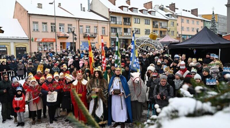 Brzozów uczcił Święto Trzech Króli barwnym orszakiem
