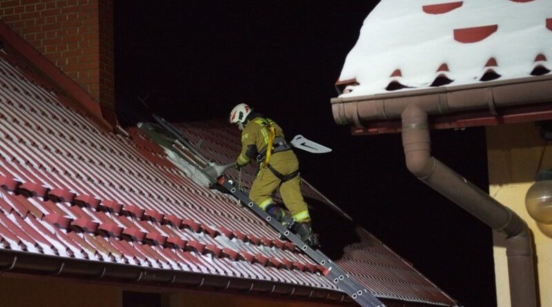 Awaria przydomowej turbiny wiatrowej w Haczowie. Interweniowała straż pożarna