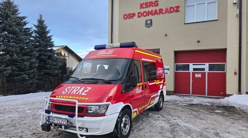 Nowy samochód zasilił flotę jednostki OSP w Domaradzu