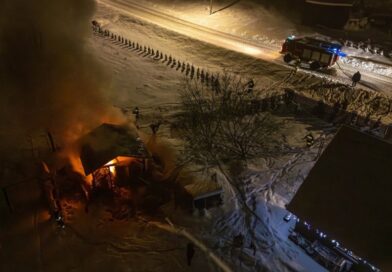 Pożar altany w Warze. Pierwsza interwencja strażaków OSP w 2026 roku