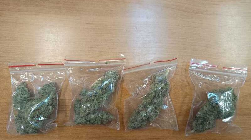 23-latek odpowie za posiadanie narkotyków. Grozi mu do 3 lat więzienia