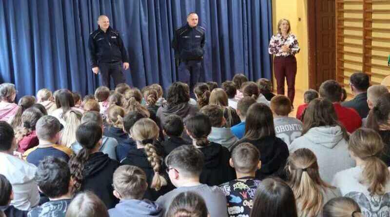 Zimowy wypoczynek pod kontrolą – działania profilaktyczne brzozowskich policjantów