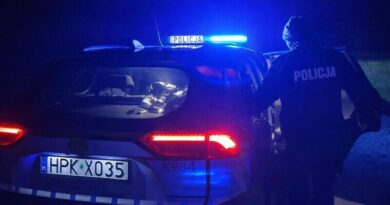 Policjanci z Leska uratowali 48-latka śpiącego na mrozie na drodze krajowej nr 28