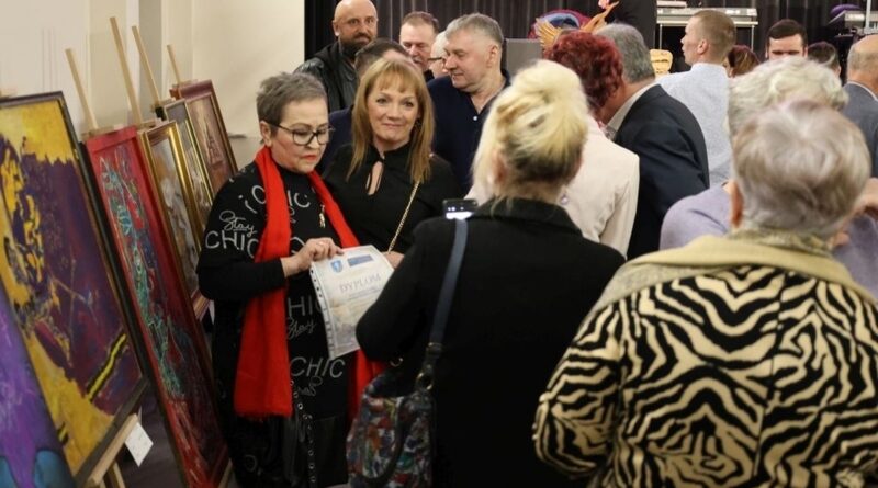 XXXII Wystawa Malarstwa i Rzeźby w Jasienicy Rosielnej oraz nagrody dla lokalnych twórców