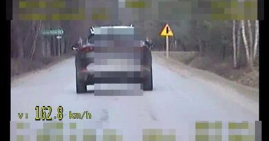 Pędził Porsche 136 km/h w terenie zabudowanym. Słono zapłacił i stracił prawo jazdy
