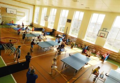 Ponad 110 młodych pingpongistów w walce o tytuły mistrza powiatu