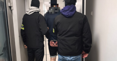 Pijany kierowca dachował w Głowience – 23-latek deportowany i z zakazem prowadzenia pojazdów na 4 lata