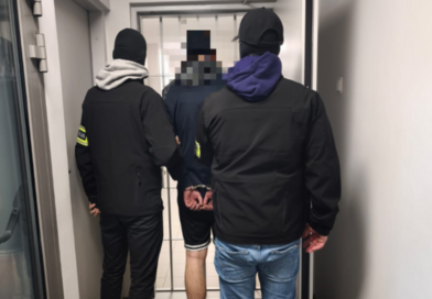 Pijany kierowca dachował w Głowience – 23-latek deportowany i z zakazem prowadzenia pojazdów na 4 lata