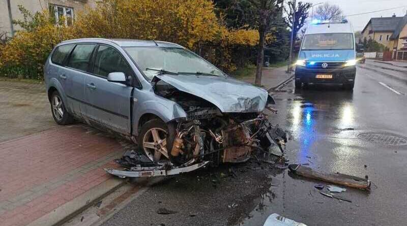 44-latek z ponad 2 promilami spowodował zderzenie dwóch aut