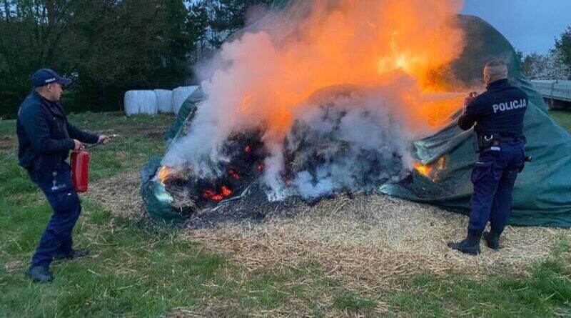 Pijany syn z zemsty podpalił siano na posesji rodziców– noc spędził w areszcie