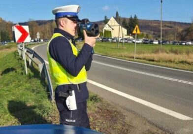 Jechał za szybko i bez uprawnień. Sprawa trafi do sądu