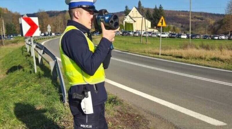 Jechał za szybko i bez uprawnień. Sprawa trafi do sądu