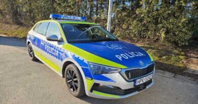 Policyjna eskorta z Sanoka do Brzozowa pomogła przyszłej mamie szybko trafić do szpitala