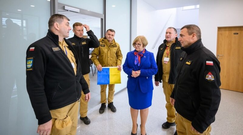 Wojewoda Podkarpacki z wizytą w nowej komendzie PSP w Brzozowie