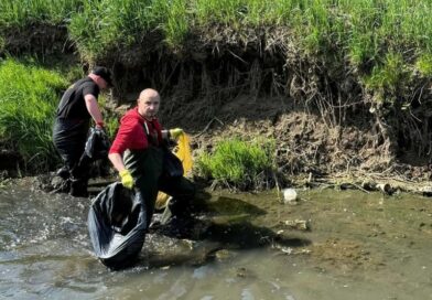35 worków śmieci i 15 opon. OSP Stara Wieś w akcji „Czysta Rzeka”