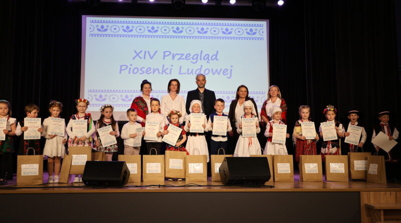 Przegląd Piosenki Ludowej w Jasienicy Rosielnej – dzieci kultywują tradycję