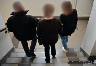 Wiceprezeski stowarzyszenia z Krosna podejrzane o korupcję menadżerską