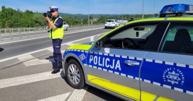 112 km/h w terenie zabudowanym. Kierowcy stracili prawa jazdy