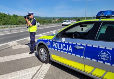 112 km/h w terenie zabudowanym. Kierowcy stracili prawa jazdy