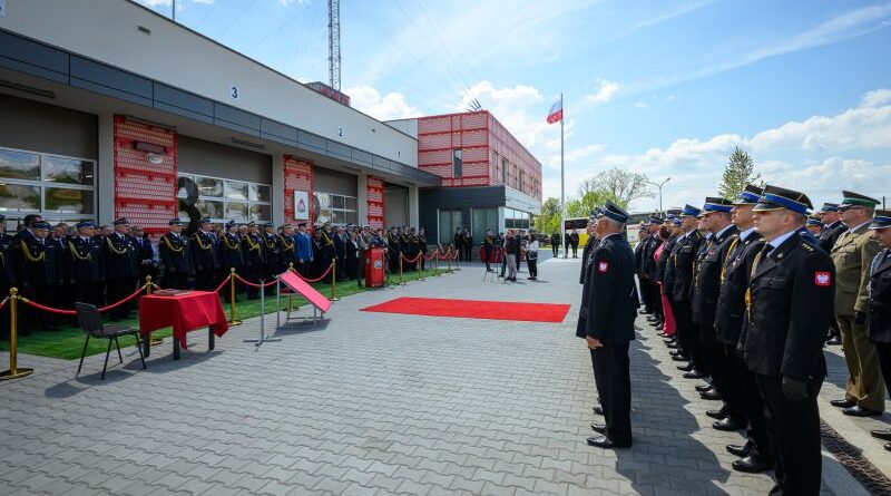Nowa siedziba PSP w Brzozowie oficjalnie otwarta. Wojewódzkie obchody Dnia Strażaka na Podkarpaciu