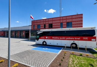Strażacy i mieszkańcy oddali krew. Akcja przy nowej komendzie PSP w Brzozowie