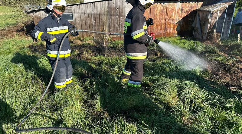 Szybka interwencja strażaków zapobiegła rozprzestrzenieniu się ognia