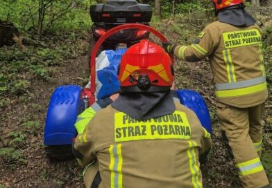 Poszkodowany w lesie. Strażacy z OSP Blizne ruszyli na pomoc quadem