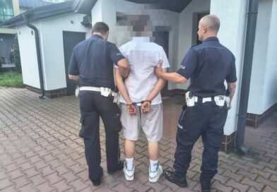 20-latek rozbił Renault i poszedł spać. Miał 1,8 promila