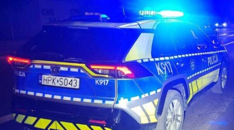 Uderzyła w krawężnik i zatrzymała auto na środku drogi. Miała ponad 2 promile