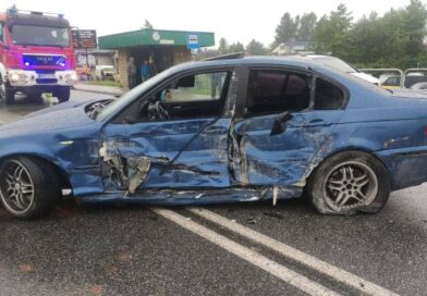 Zderzenie trzech pojazdów na DK28 w Iwoniczu. Kierowca BMW uciekł z miejsca zdarzenia